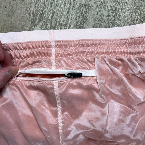 Nike Women's Pink and Orange Running Shorts size Small - Picture 4 of 7